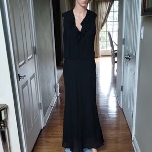 Elegant Ultra Dress  Black Sleeveless Gown